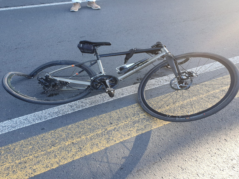 Cagliari, 76enne tamponato sul Ponte Vittorio: “Sette fratture alle costole, non c’è rispetto per noi ciclisti”