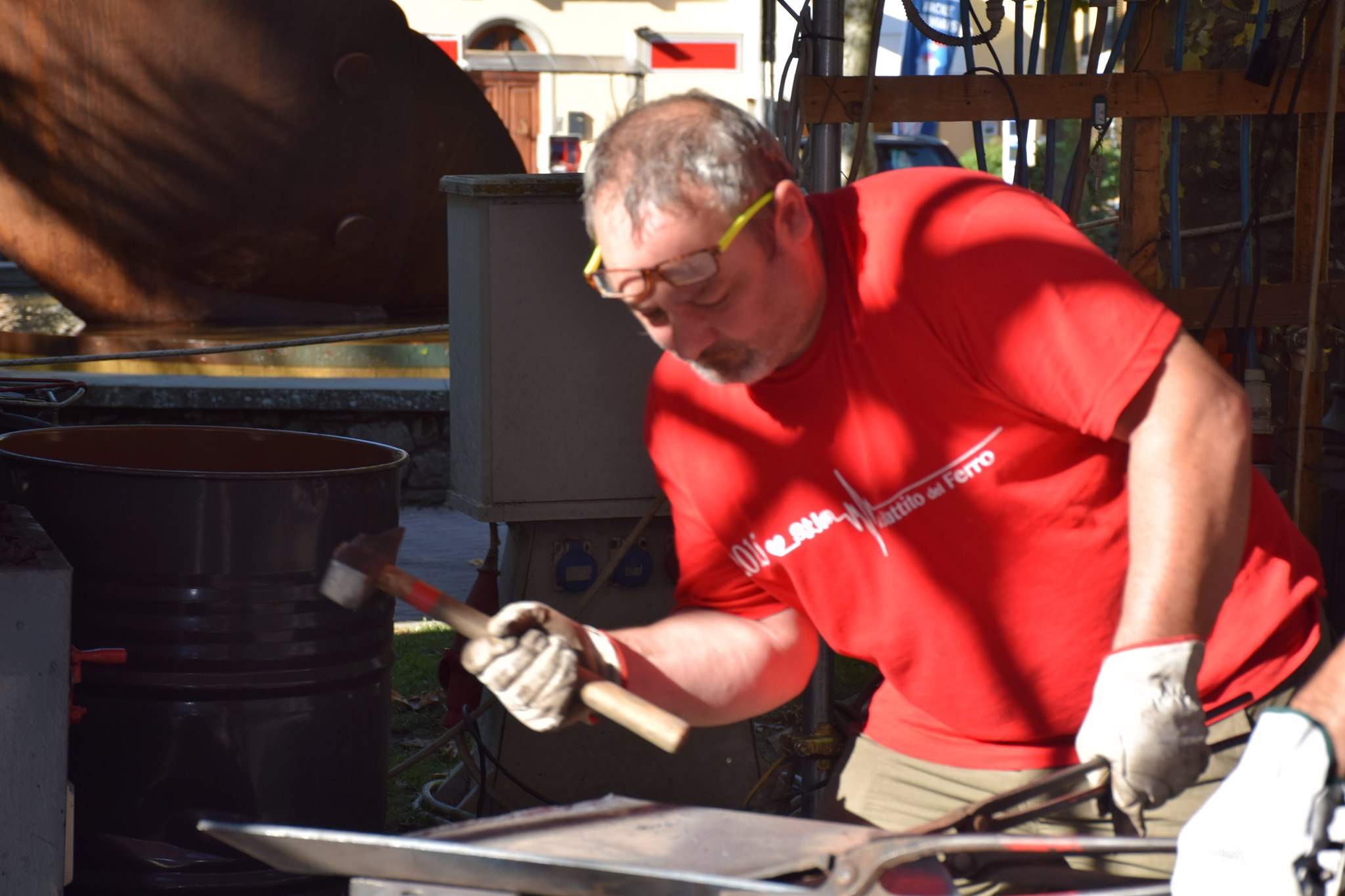 Fabbro di Bono precipita da un capannone e muore, ennesima croce sul lavoro: addio a Sergio Miride Vannini