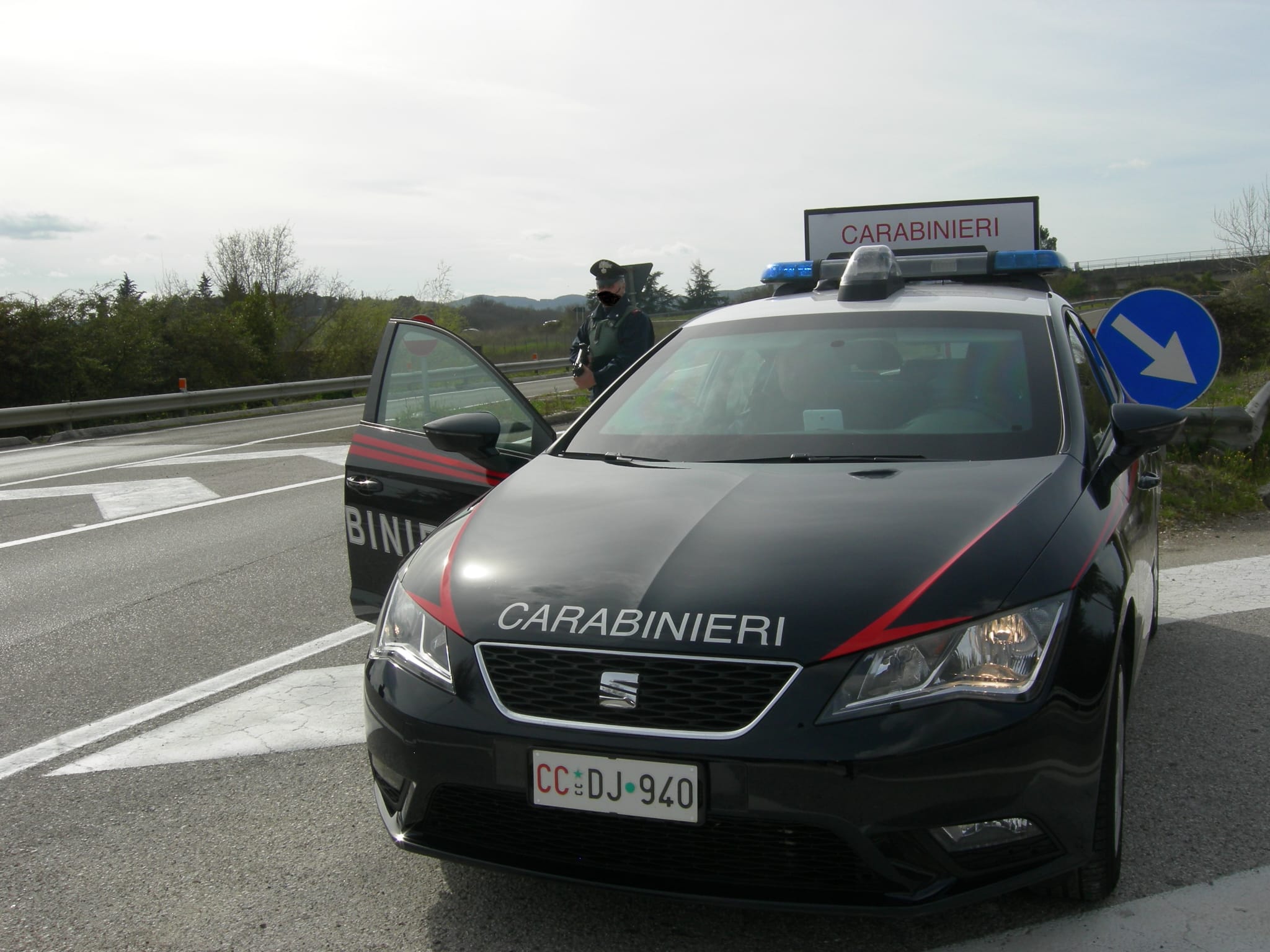 Ubriaco 5 volte oltre il limite esce di strada con l’auto sulla Ss 197 a San Gavino