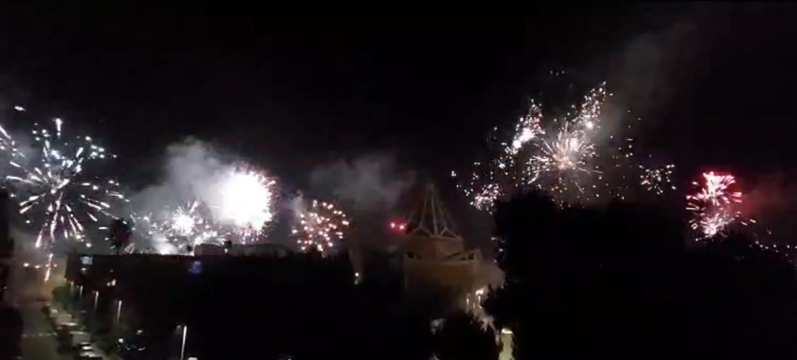 2024 a Cagliari, botti e petardi esplodono da piazza Yenne a San Michele (VIDEO)