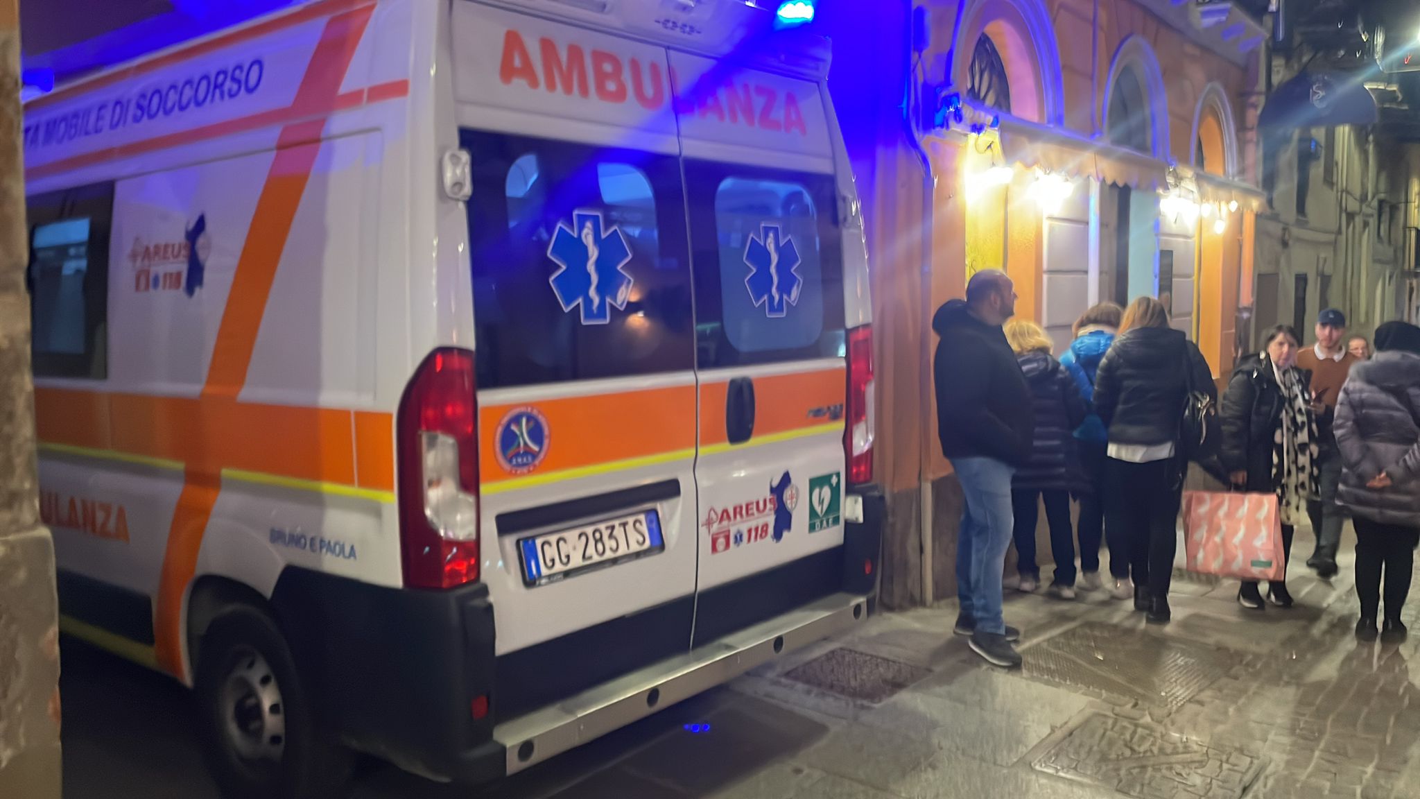 Cagliari, violenza senza fine fra la Marina e piazza Matteotti: due accoltellamenti in pochi minuti, residenti terrorizzati