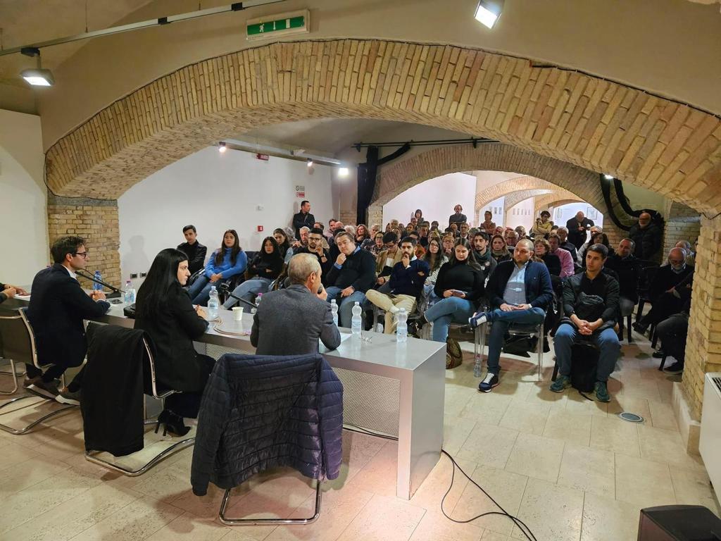 Corsa per le comunali, il campo largo scrive “20 idee per Cagliari”