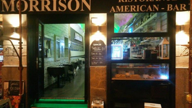 Cagliari, la guerra al “Morrison”: l’american bar di piazza Yenne chiuso per altri 8 giorni