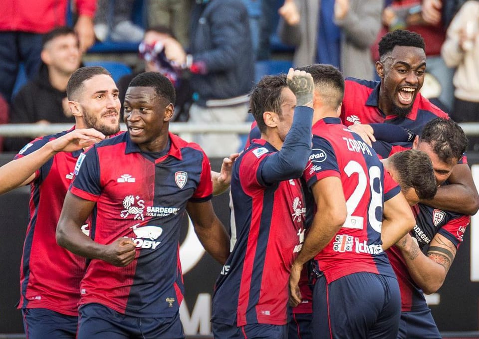 Cagliari-Bologna 2-1, con un Petagna monumentale grande vittoria contro una big: festa allo stadio