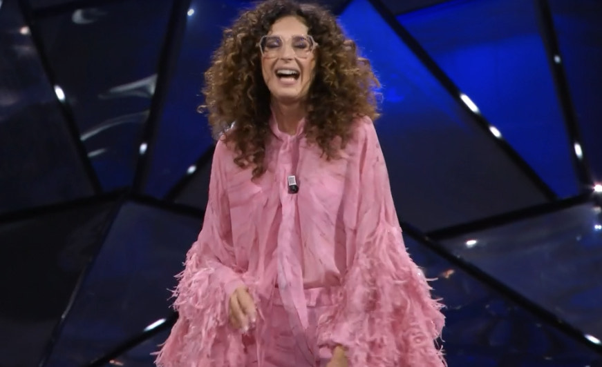 Festival di Sanremo, terza serata: l’ironia di Teresa Mannino protagonista dello show