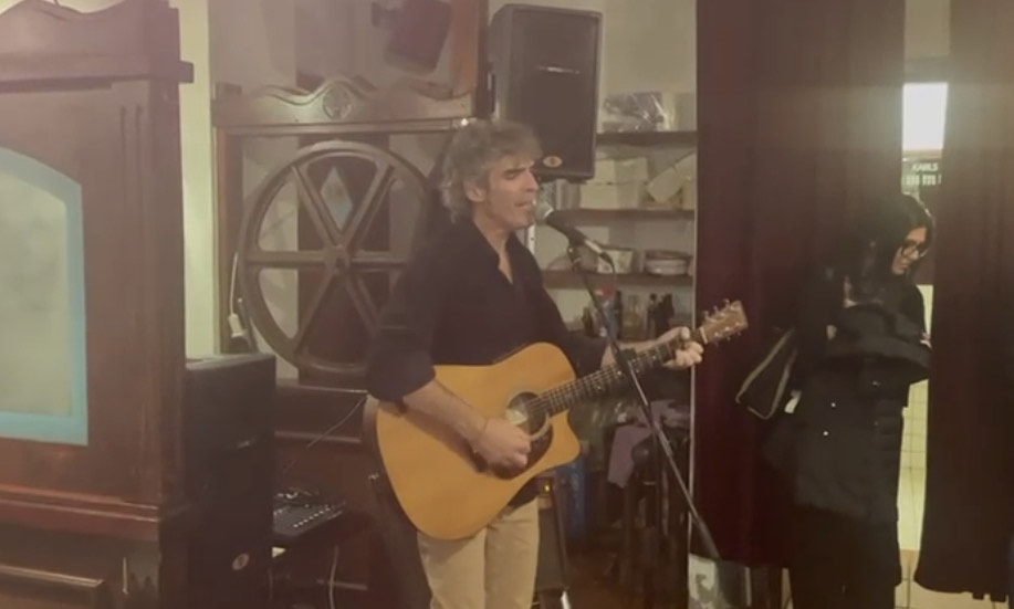 Mark Grace incanta il pubblico cagliaritano con 3 ore di musica 