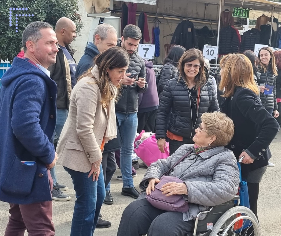 Alessandra Todde a Pula con Carla Medau: folla in piazza Tina Anselmi