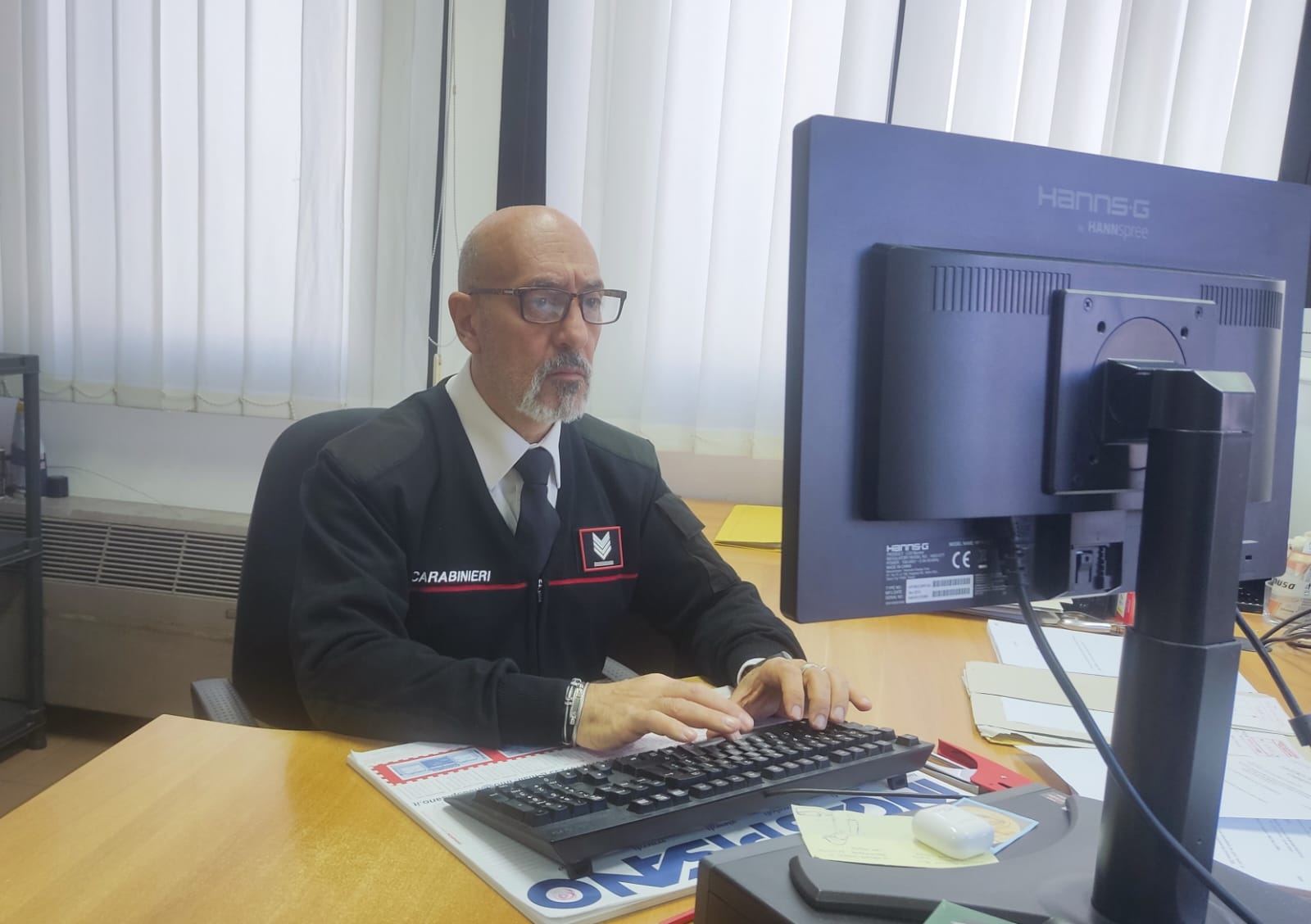 Scambia un clone creato con l’Intelligenza artificiale per la voce della figlia: 70enne derubata di mille euro a Sardara