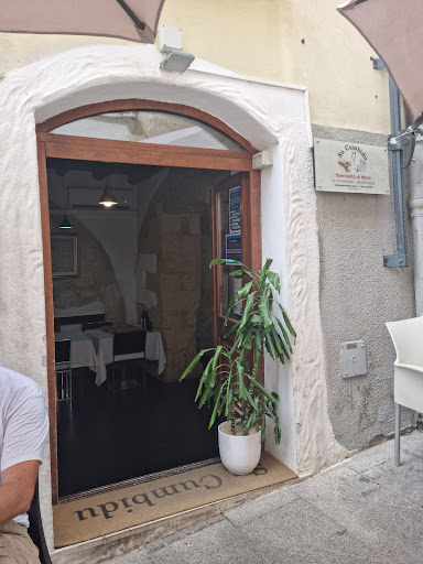 Cagliari, tavolini abusivi alla Marina: stangata al ristorante “Su Cumbidu”