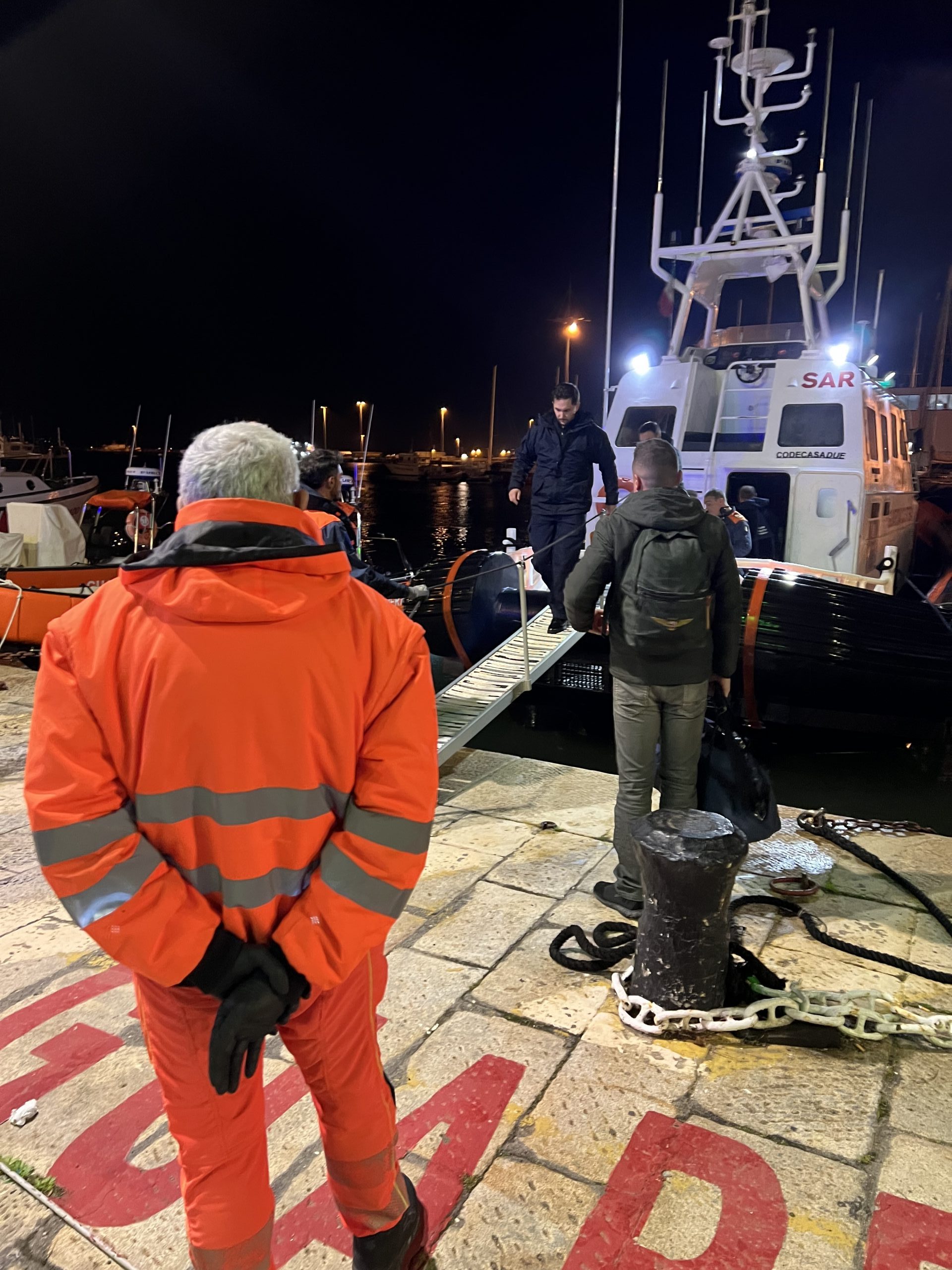 Colto da malore su una nave, marinaio soccorso dalla Guardia costiera a Cagliari