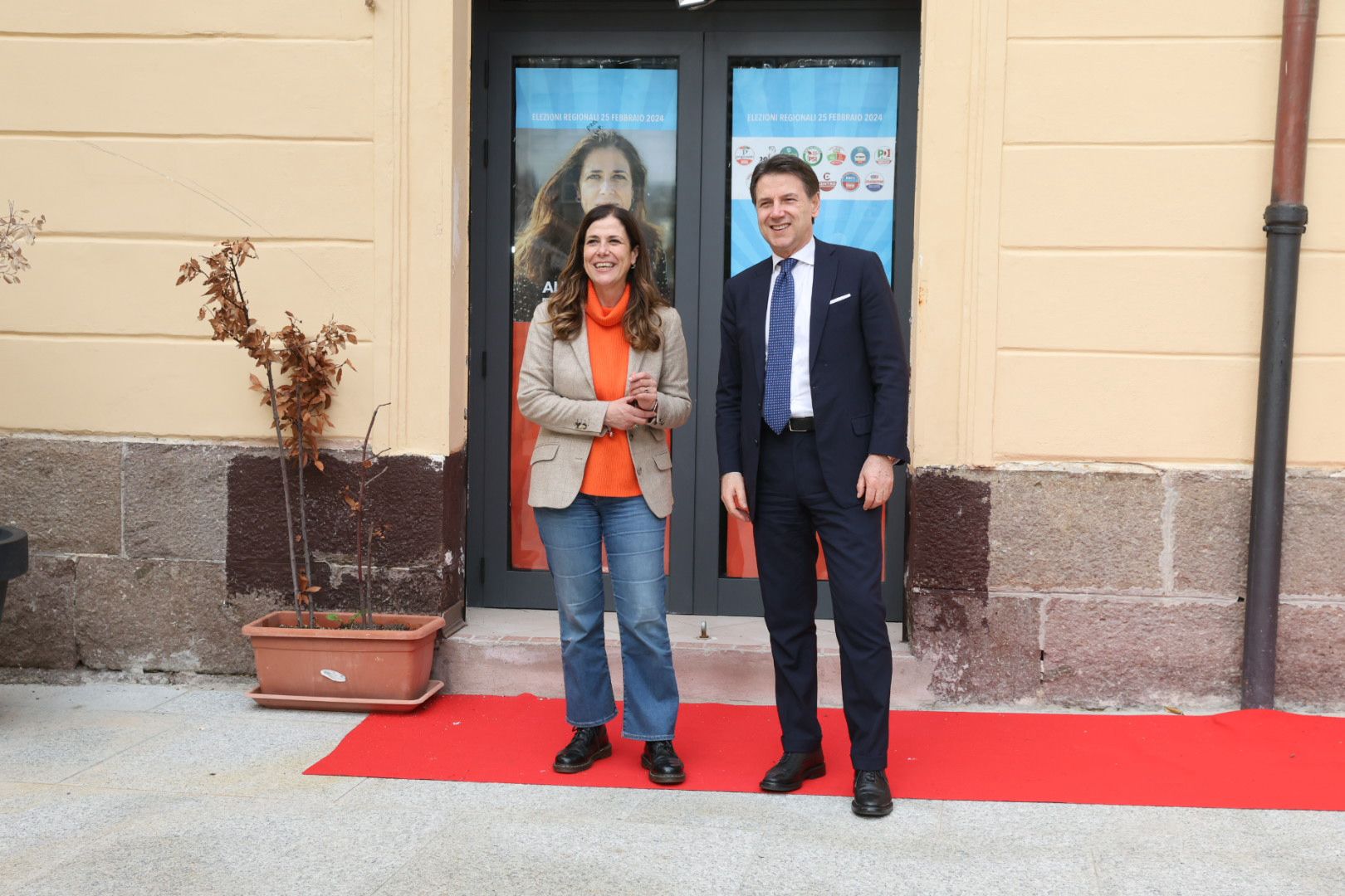 Conte: “Chi vota per Soru favorisce Truzzu, serve voto utile”