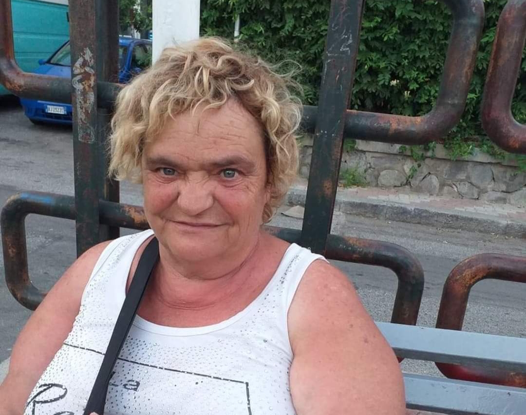 Cagliari, lacrime da Stampace a Tuvumannu per la morte di Laura Montalbano: “Avevi il Carnevale nel cuore”