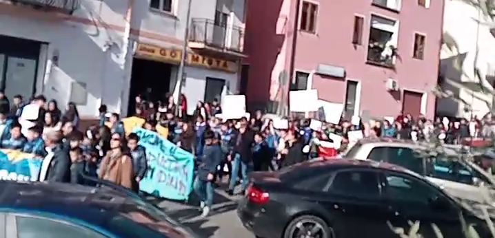 Sorgono, tutti in strada per urlare il diritto alla salute