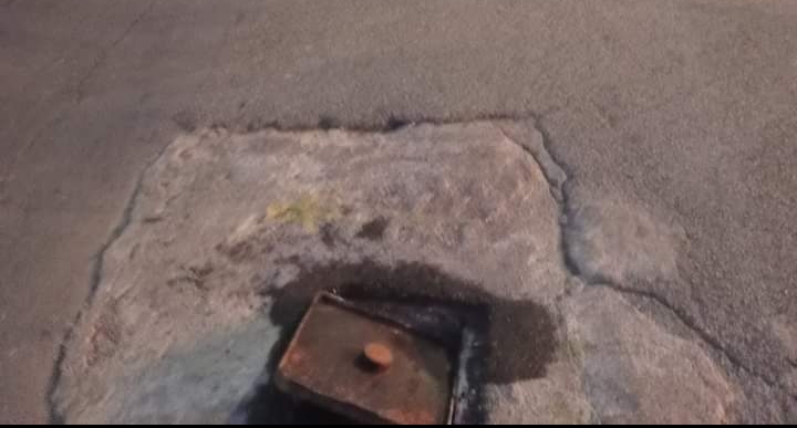 Capoterra, buche e avvallamenti in mezzo alla strada da via Cagliari a piazza Sardegna