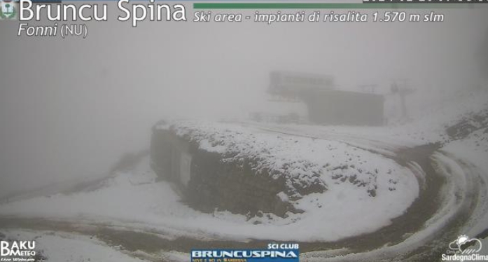 Ondata di freddo in Sardegna, il Bruncu Spina è nuovamente innevato