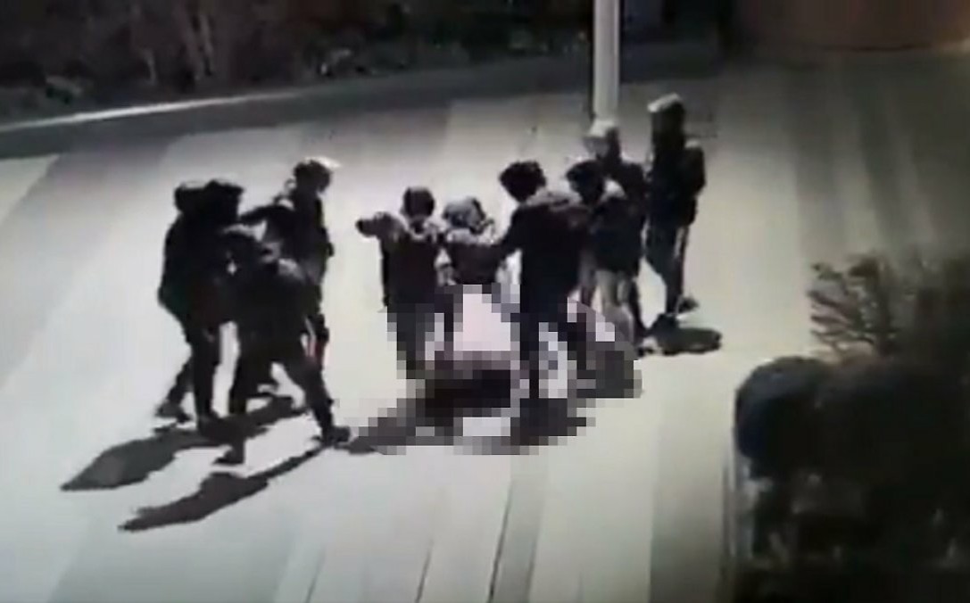 Violenza a Selargius, si invaghisce della fidanzata di un ragazzino e lo pesta assieme ad altri 10 bulli