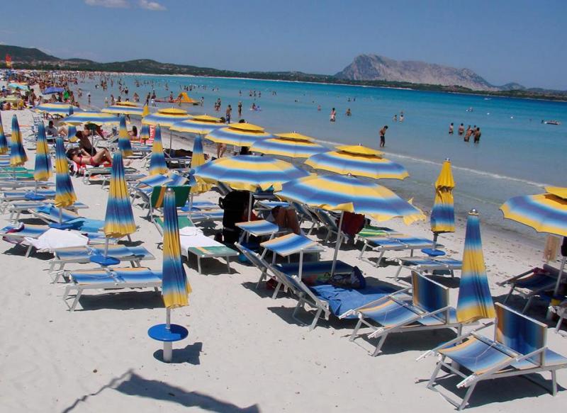 Balneari, via libera della giunta Solinas: in Sardegna concessioni in proroga per tutto il 2024