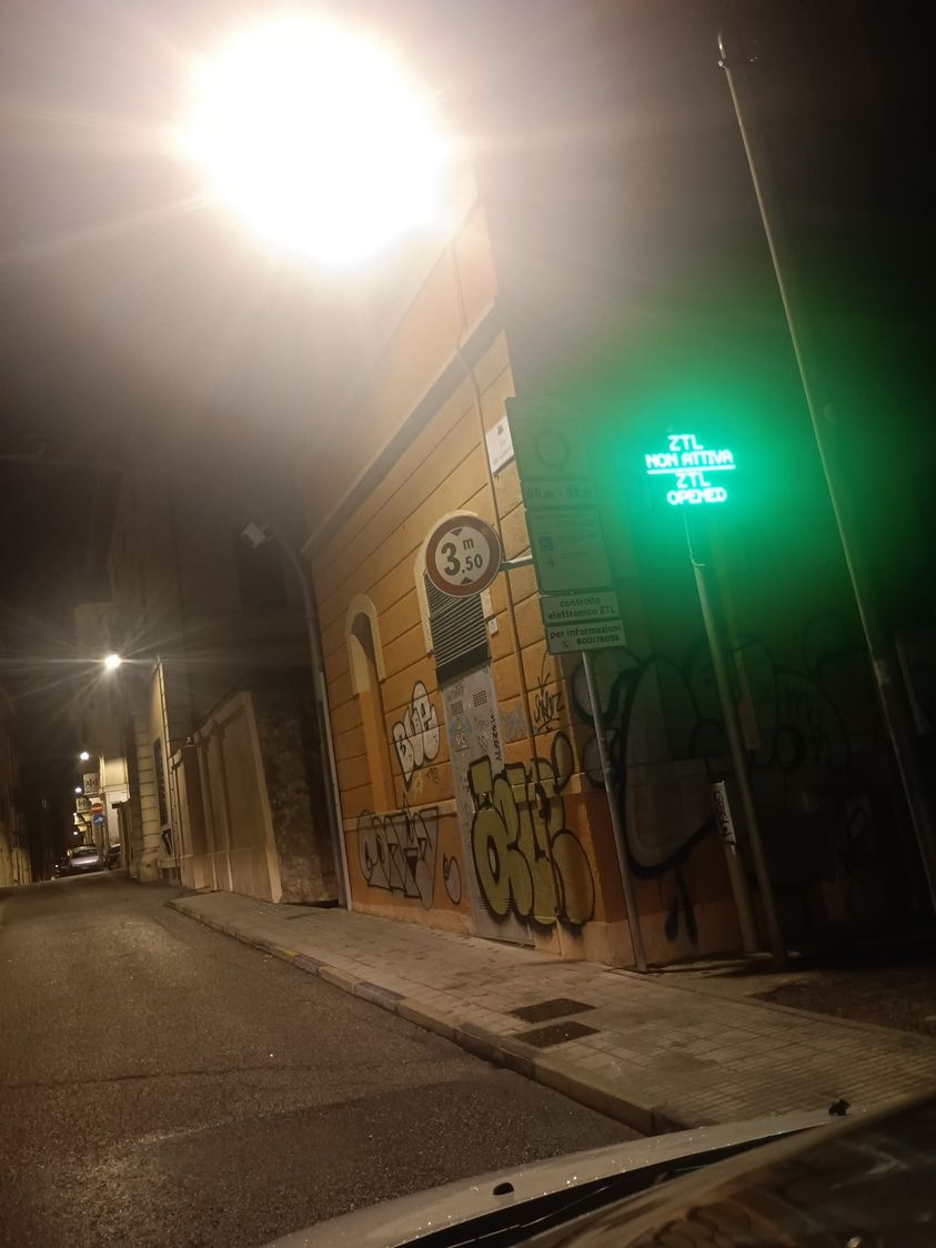 Ztl a Cagliari, occhio alle multe: si accendono i pannelli nei varchi del centro storico