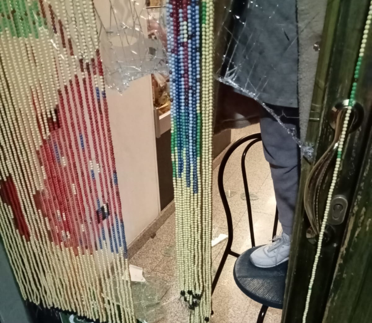 Da viale Colombo a via della Musica, raffica di furti a Quartu: “Spaccano vetrine anche per 300 euro”