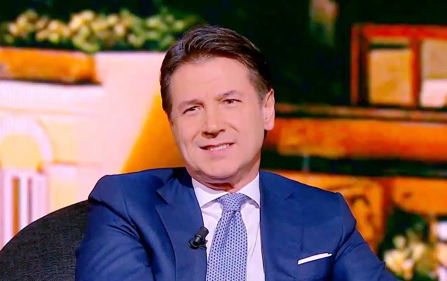 Sardegna, torna il reddito di cittadinanza? Conte: “Lo vogliamo nelle nostre regioni”