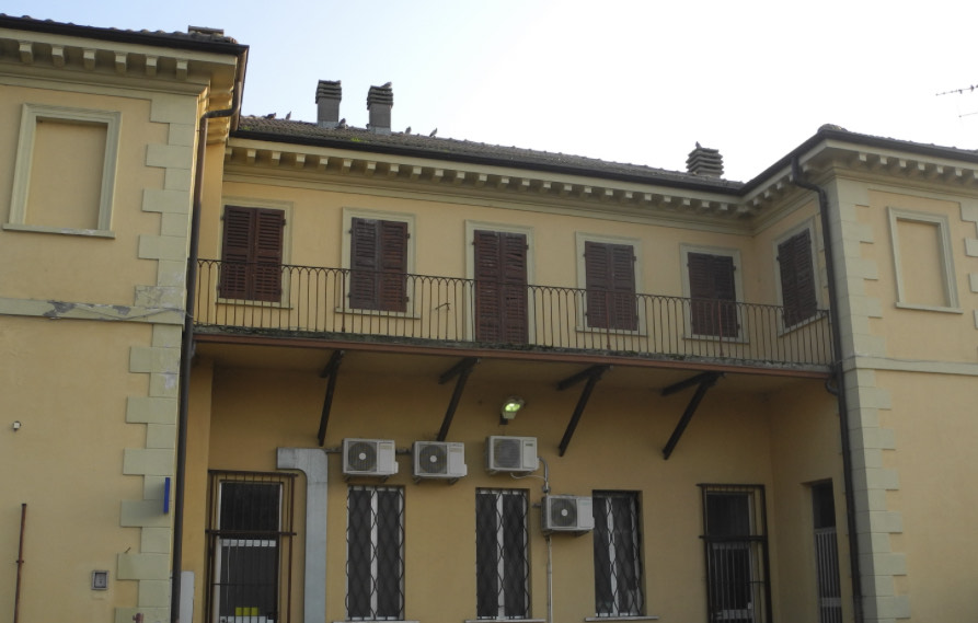 Un ragazzino di 17 anni investito da un treno mentre andava a scuola, travolto e ucciso dal convoglio