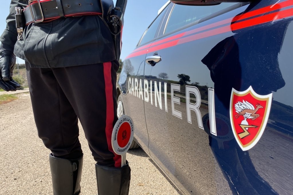 Nasconde la droga tra i bagagli dell’auto, 29enne di Furtei denunciato per 29 grammi di marijuana