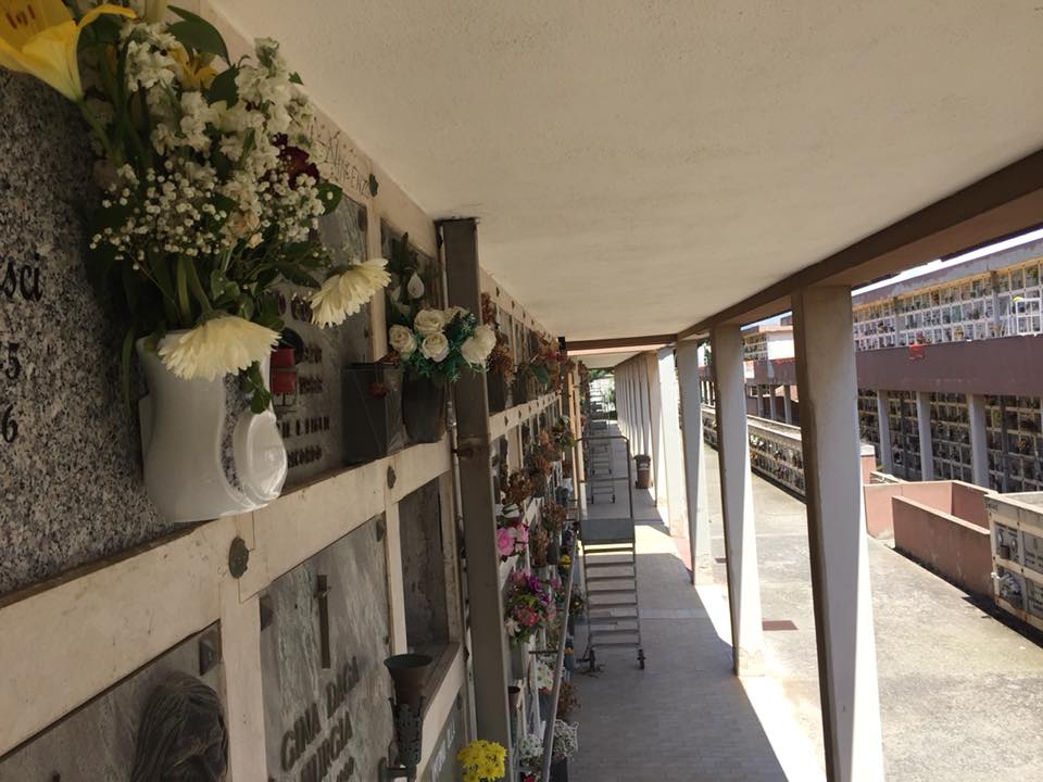 Concessioni scadute, a Cagliari 1110 salme pronte a restare senza loculo: “Tutti morti nel 1988 e 1989”