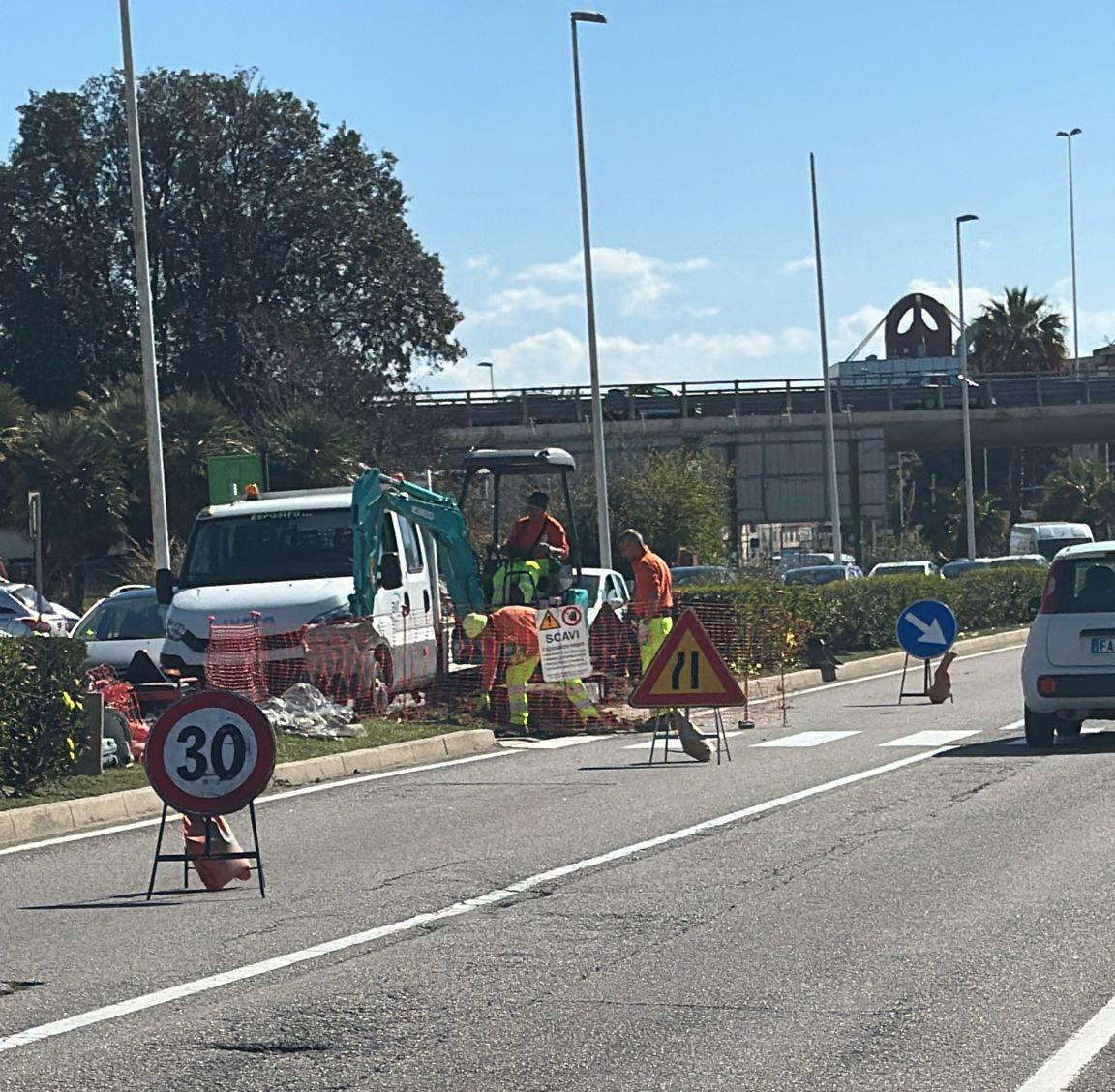 Cagliari, iniziati i lavori in via Peretti: due passaggi pedonali rialzati e limite di velocità a 30 all’ora