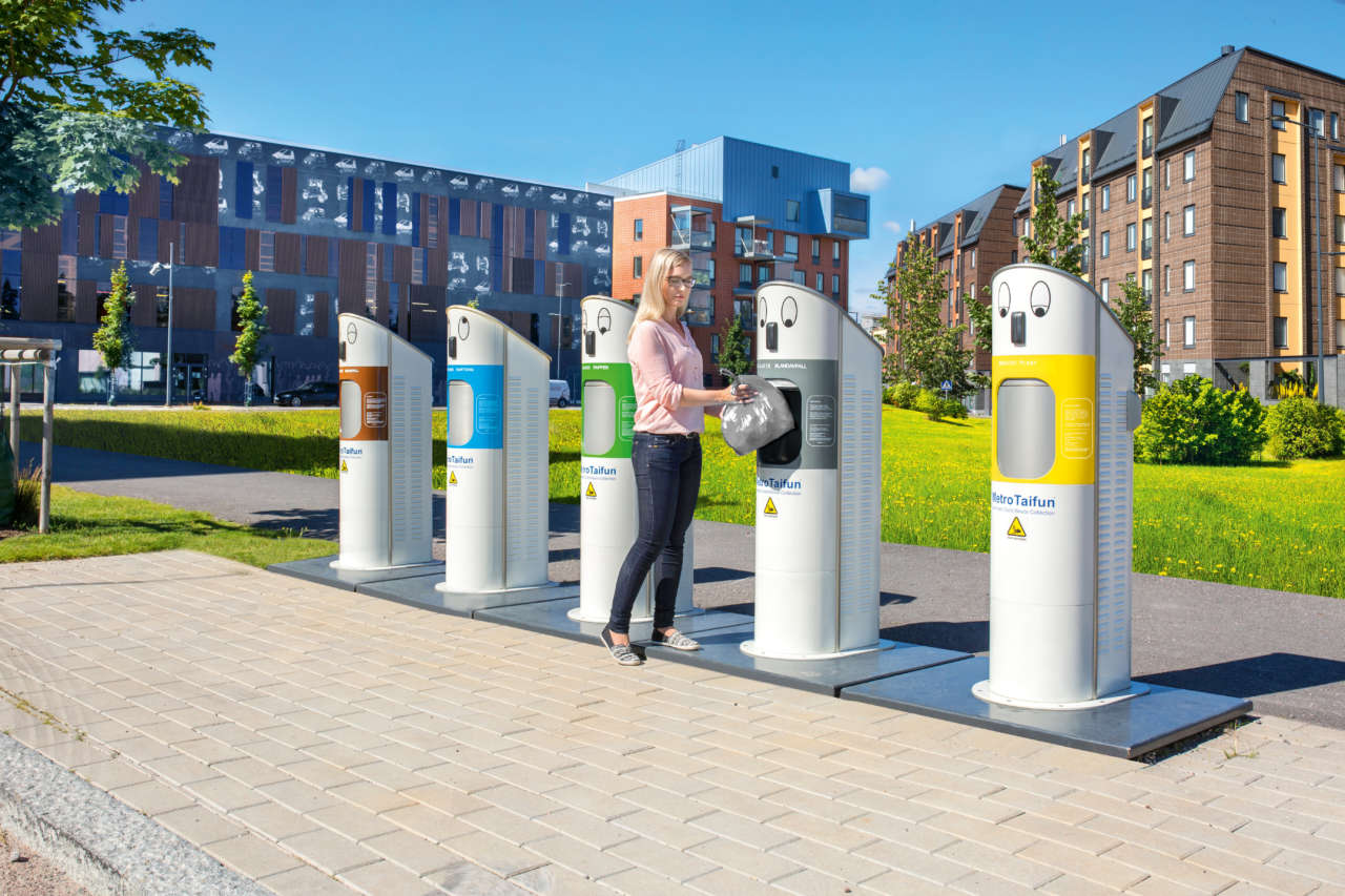 Cagliari, rivoluzione raccolta rifiuti a Sant’Elia: tra un anno via i mastelli e spazzatura sottoterra