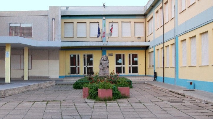 Assemini, il maltempo manda a casa gli studenti della scuola “Pascoli-Nivola”