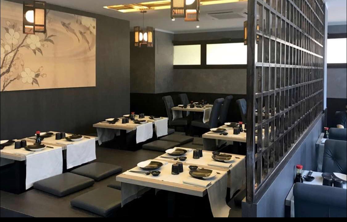 Si lanciano dal terrazzo per non pagare il conto del ristorante