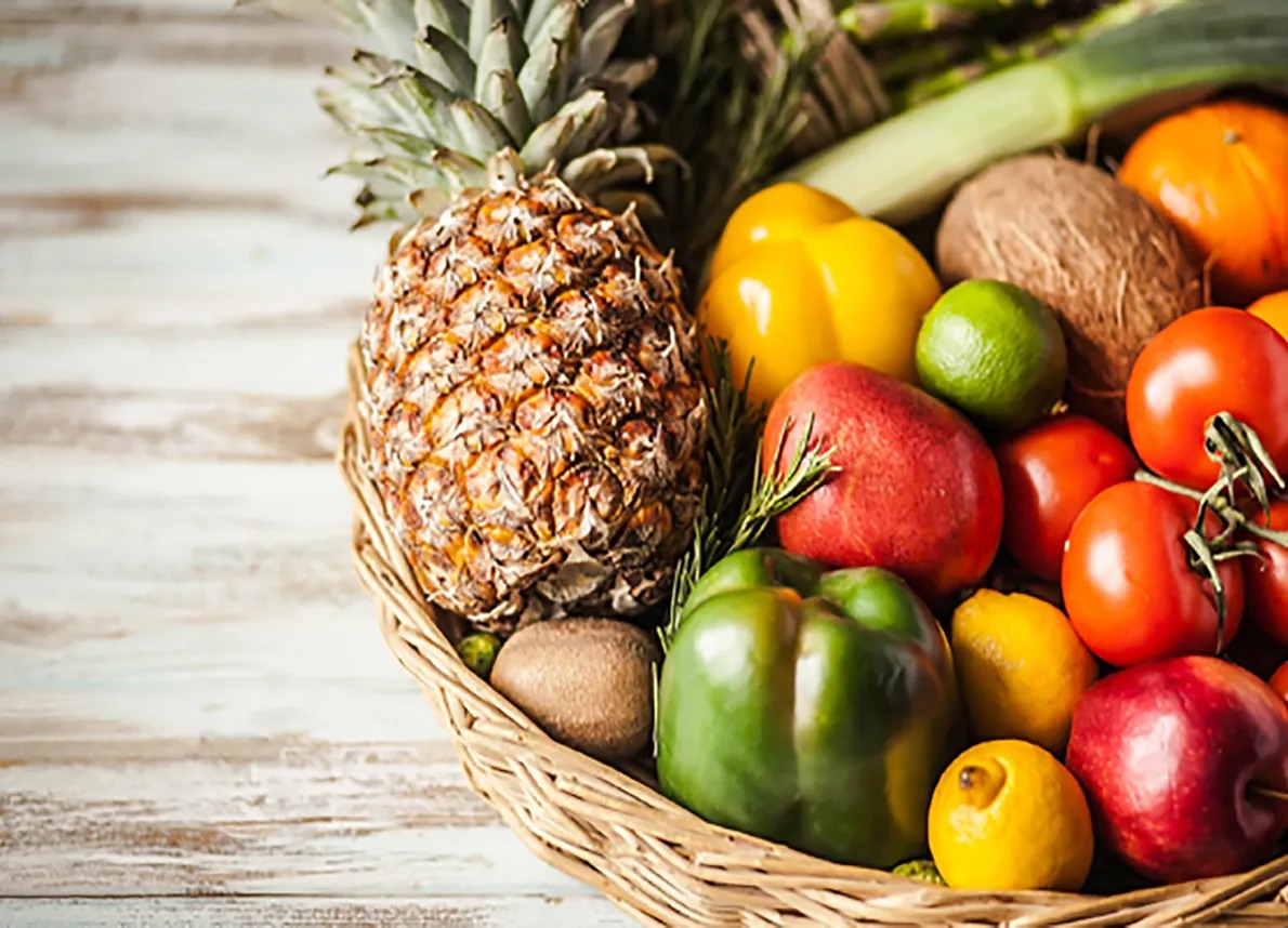 Cagliari, corner di frutta e verdura fresca regalati nelle spiagge e nei parchi: via al “Piano del cibo”