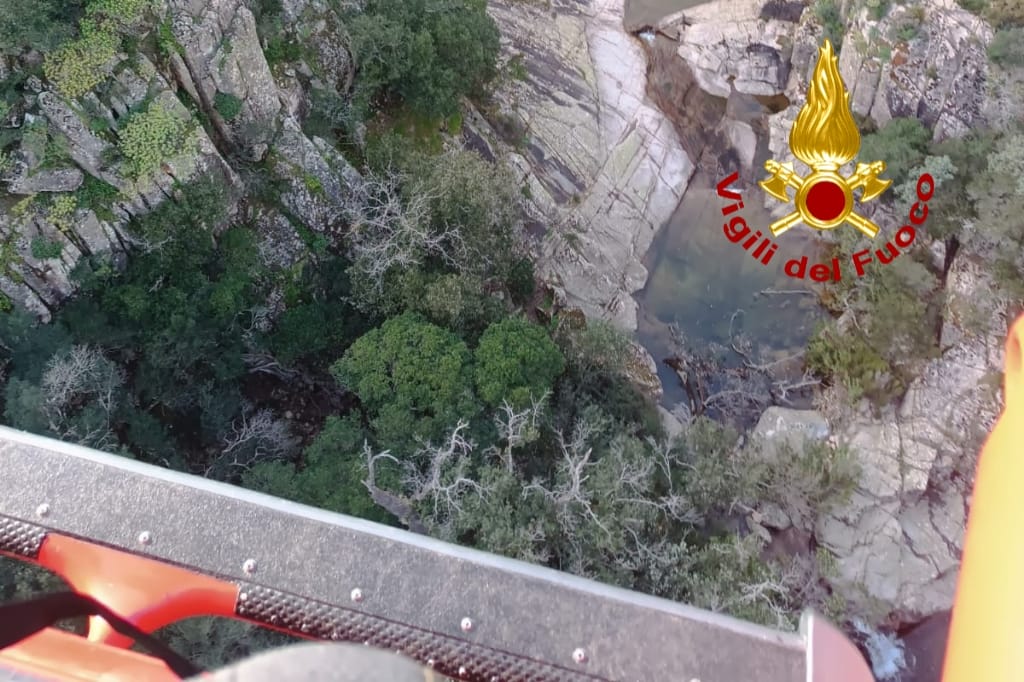 Si perdono con il figlio durante un’escursione a Villacidro, salvati con l’elicottero