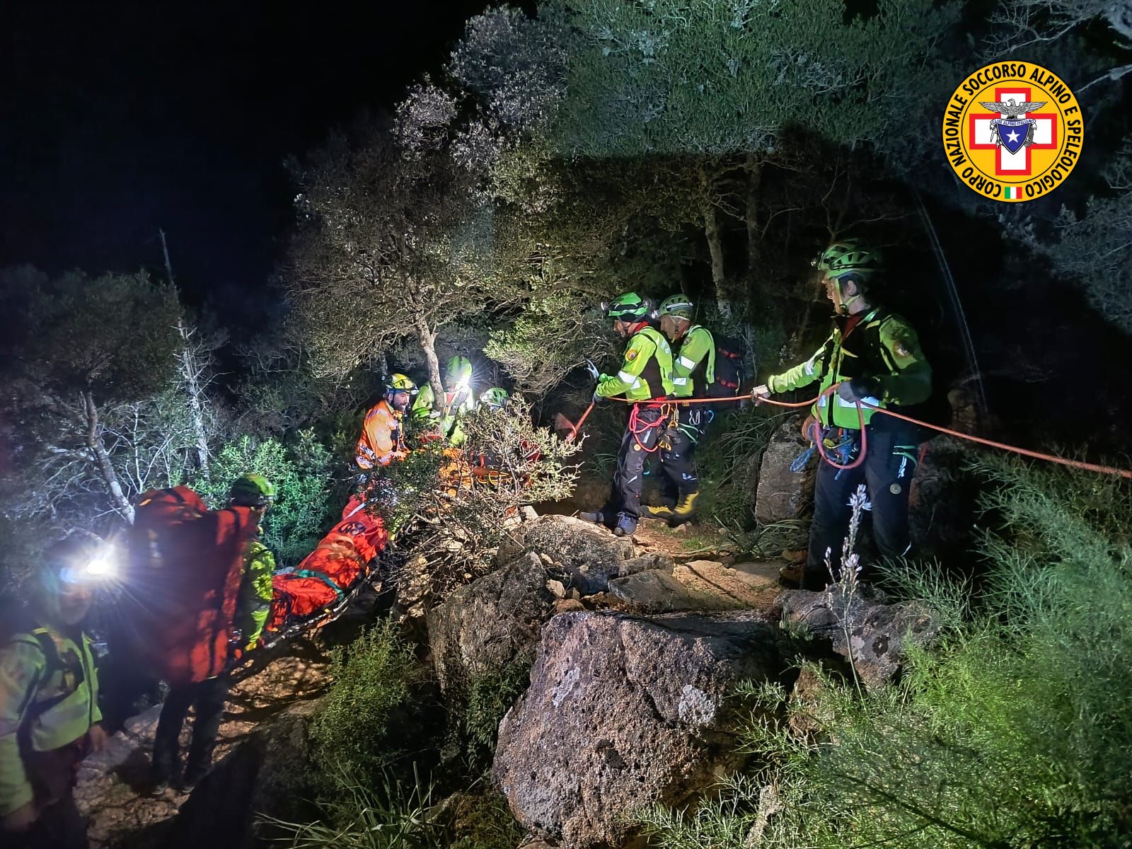 Scivola e si infortuna a Piscina Irgas, l’elicottero non riesce a raggiungerla: notte da dimenticare per un’escursionista di Monserrato