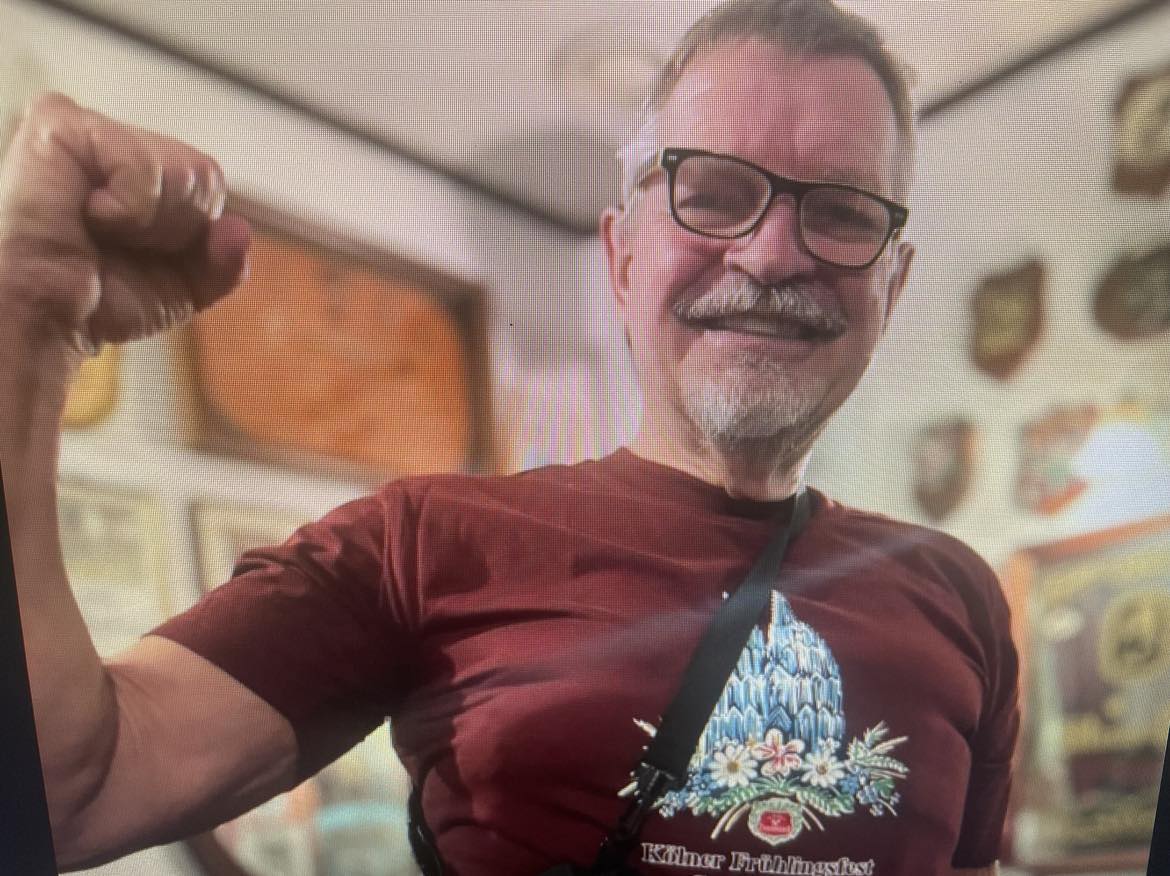 Tanti auguri Karl Heinz, lo Stammtisch compie 38 anni ed è ancora il locale dell’amicizia che si trasforma in magia