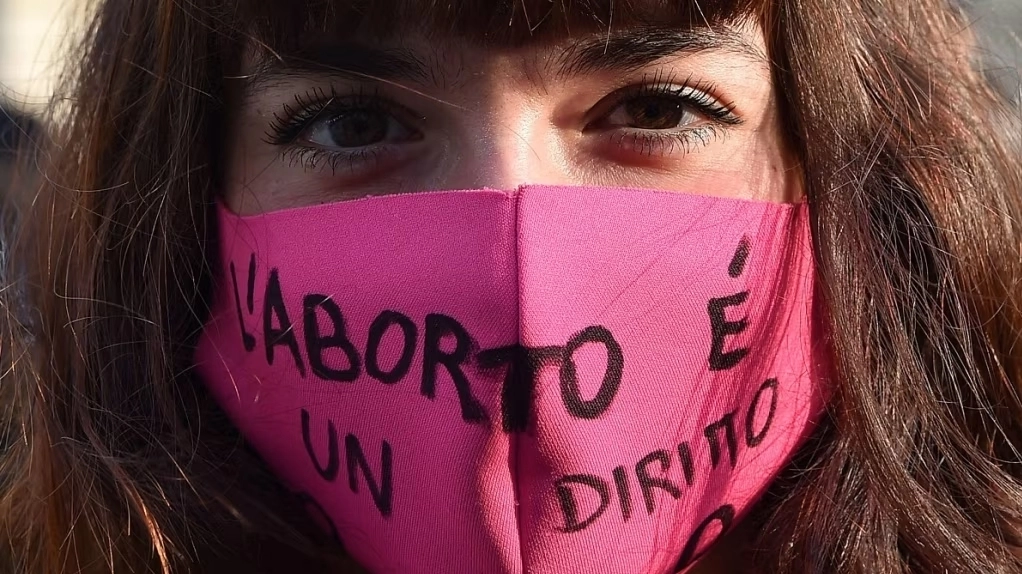 Sardegna, l’aborto è un diritto a metà: aumentano gli obiettori fra medici e personale