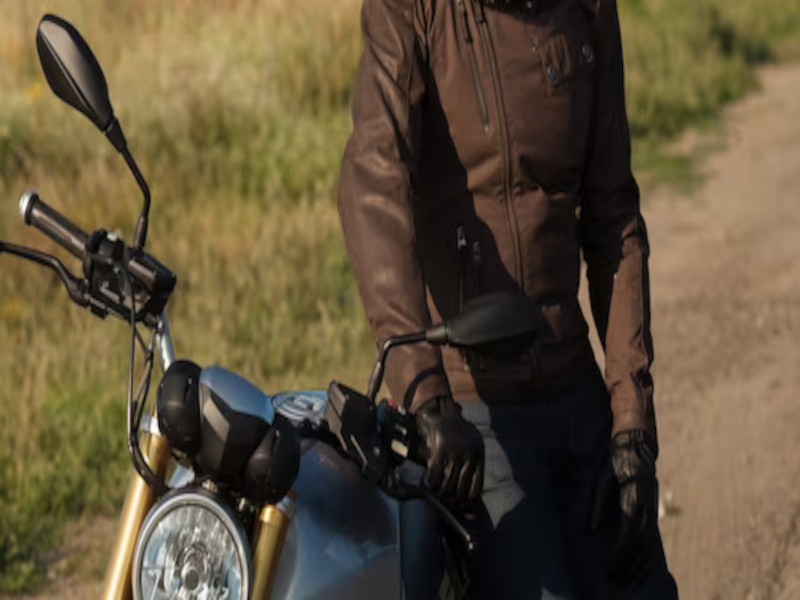 Ottantatreenne sullo scooter senza patente fermato dalla polizia a Bitti: “Non l’ho mai avuta in tutta la vita”