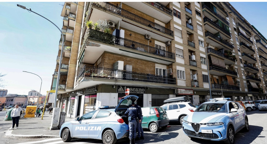 Uccide la moglie con una coltellata davanti alla figlia di 5 anni: il dramma dell’ennesimo femminicidio