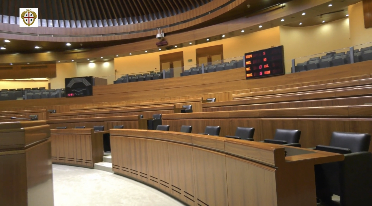 È nata la giunta Todde: cinque donne, Pd e 5 stelle pigliatutto, priorità Sanità e Trasporti