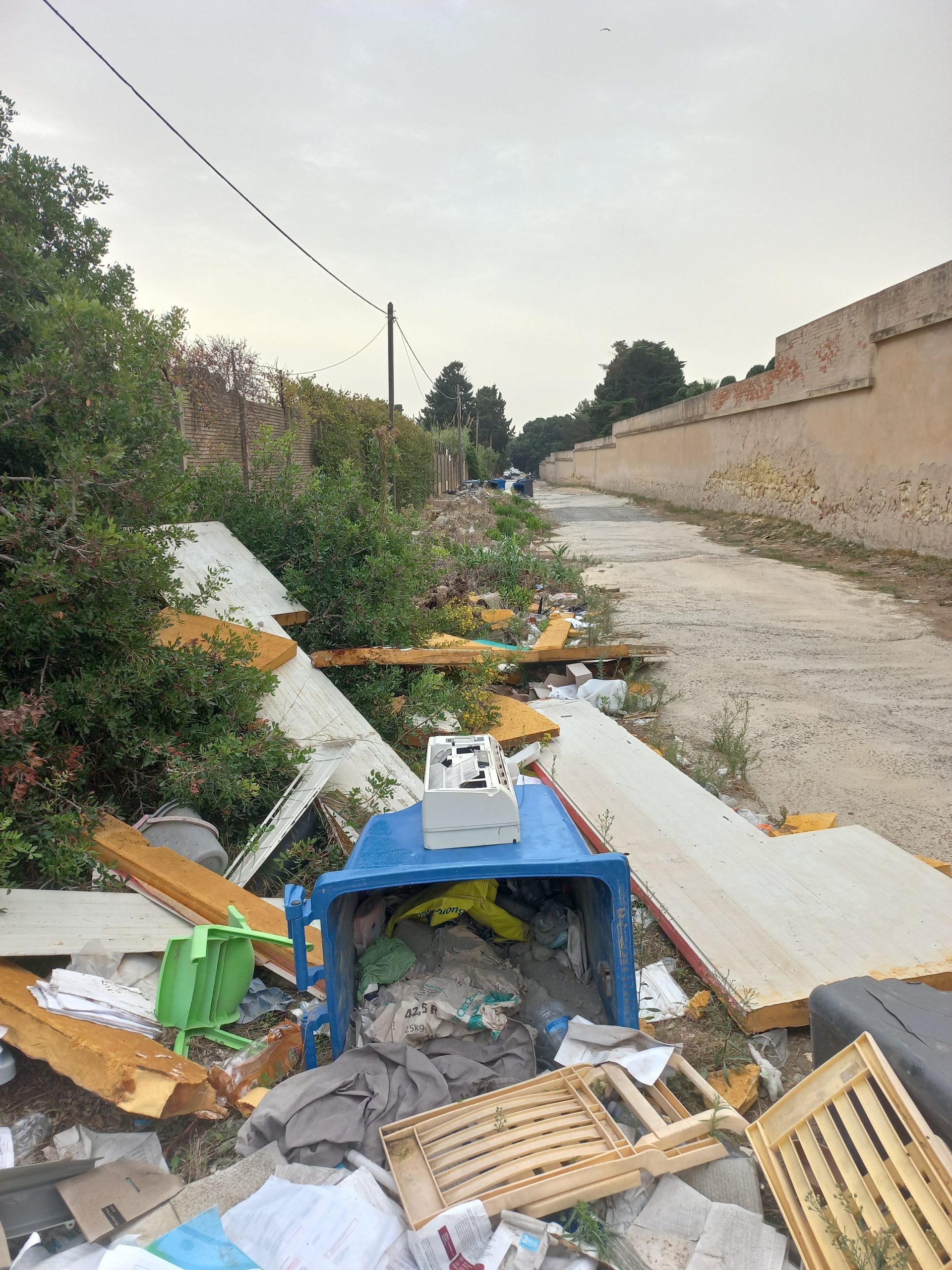 Cagliari, individuati i “caddozzi” che hanno sporcato via Monferrato: in arrivo per loro una super multa del Comune