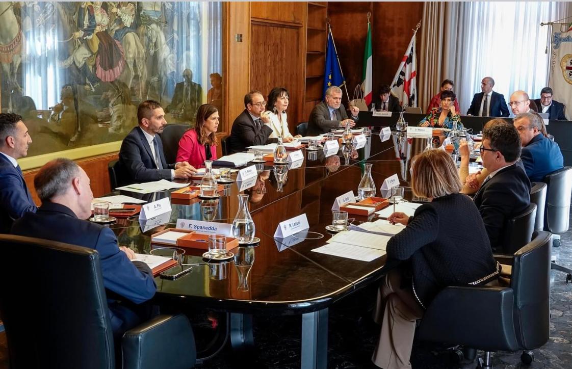 La Todde azzera le nomine last minute di Solinas in agricoltura ma non resiste a Sa Die: 40mila euro ai comuni