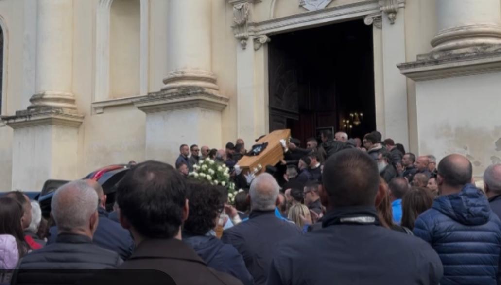 L’abbraccio della Sardegna a Stefano Cherchi, il prodigio dell’ippica morto a 23 anni