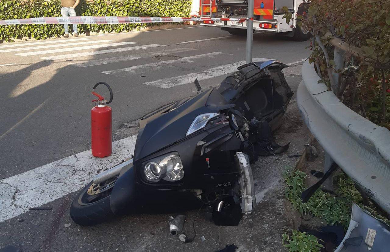 Tragedia a Dorgali, frontale fra auto e moto: muore un 19enne