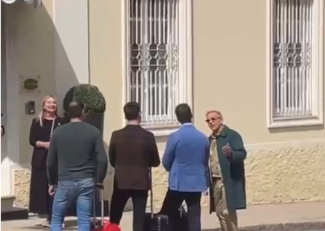 Bruno Barbieri mantiene la promessa, lo chef avvistato a Cagliari per la puntata sarda di “4 Hotel”