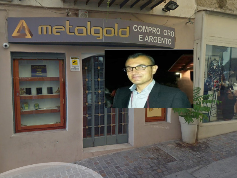 Cagliari, entra con una pistola al “Compro oro” di via Garibaldi ma il gestore lo mette in fuga