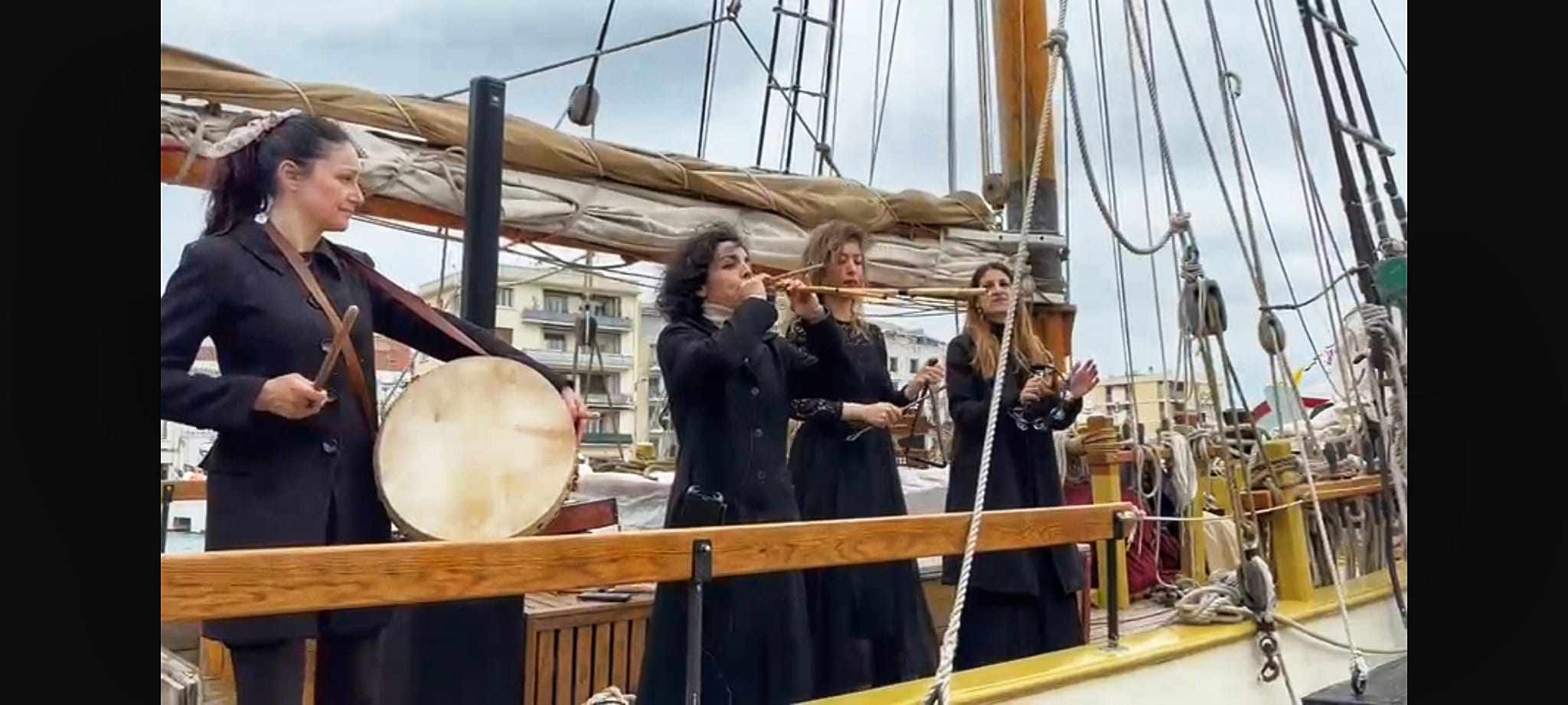 La magia della musica sarda suonata nelle strade dell’Occitania: “Un’emozione meravigliosa”