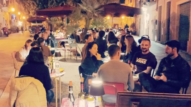 Musica fuori dal locale: stangata alla Vineria Villanova, niente tavolini all’esterno per un mese