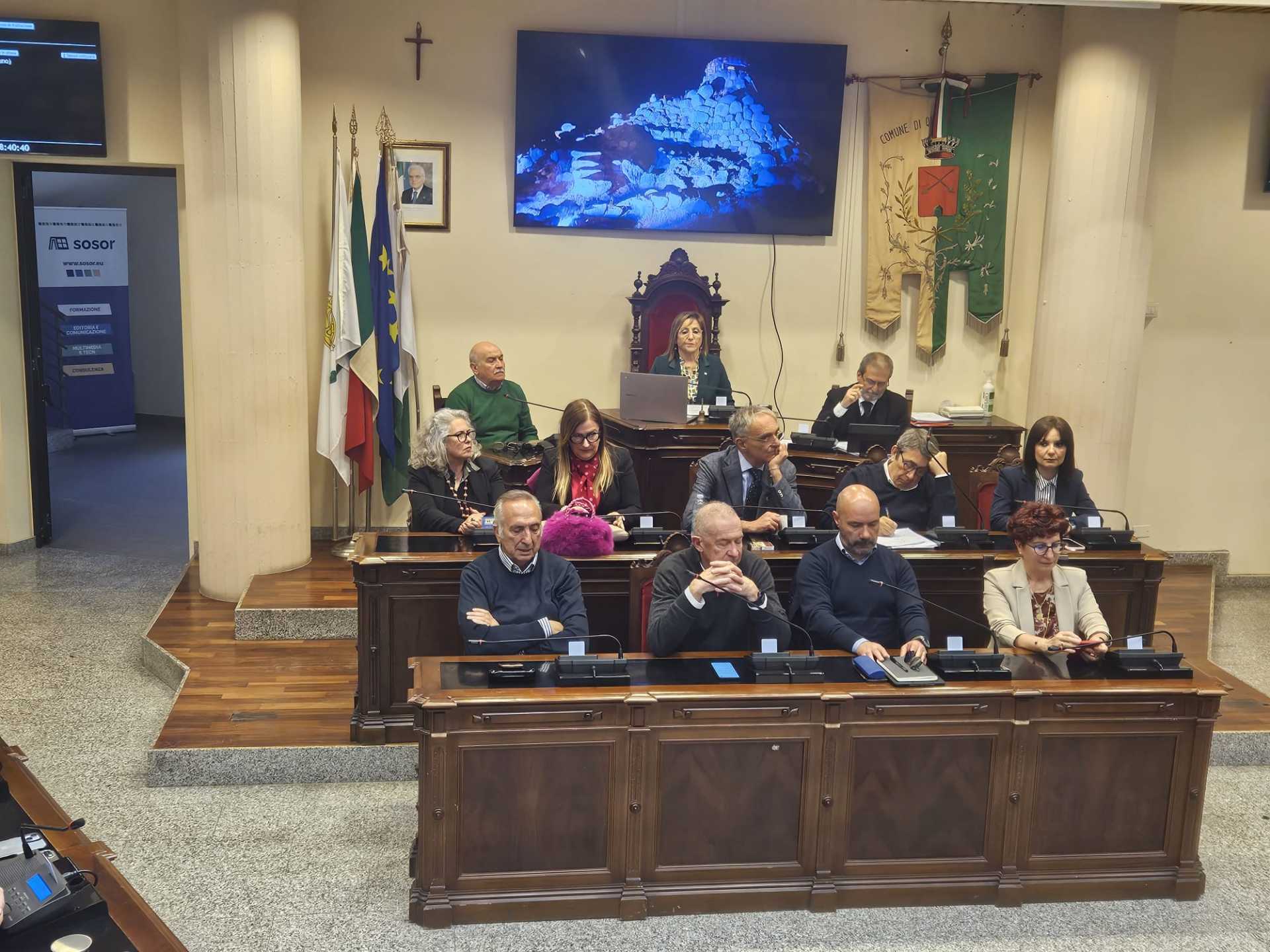 Soldi in cassa dalla Regione, a Quartu nuovo ok a stipendi più alti per sindaco e assessori