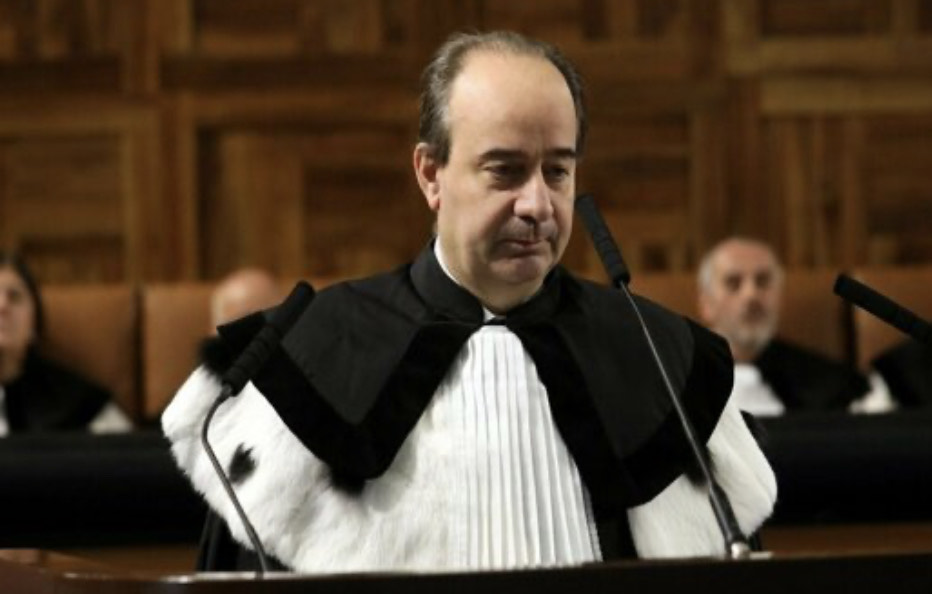 È morto il rettore dell’Università Cattolica di Milano Franco Anelli: si è gettato dal sesto piano del suo palazzo