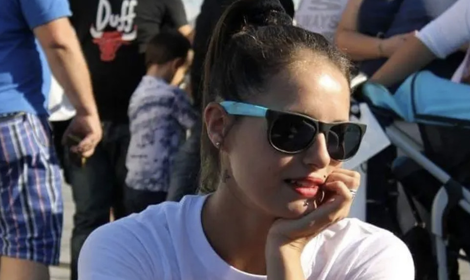 Una donna di 34 anni buttata giù dal cavalcavia della A4, fermato il compagno 